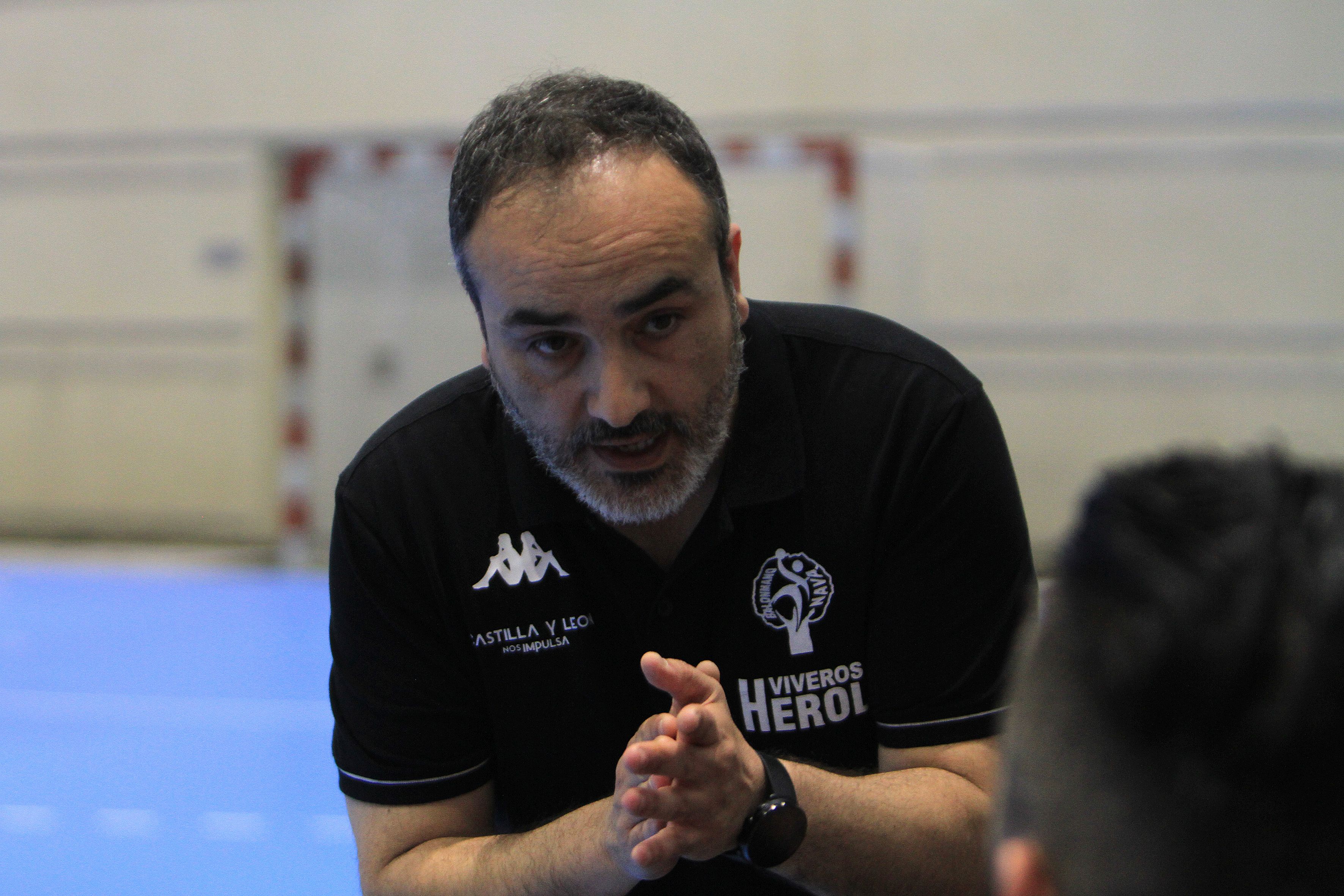 Fotografías del empate entre el Balonmano Nava y el TM Benidorm