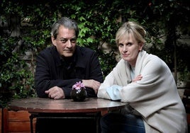 Auster, junto a su mujer, la también escritora Siri Hustvedt.