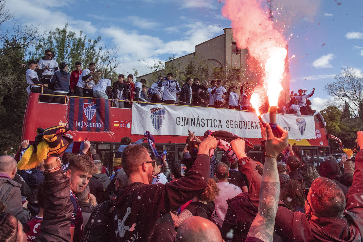 Las fotos de la celebración del ascenso en la plaza de la Segoviana