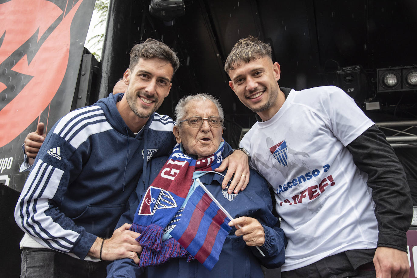 Las fotos de la celebración del ascenso en la plaza de la Segoviana