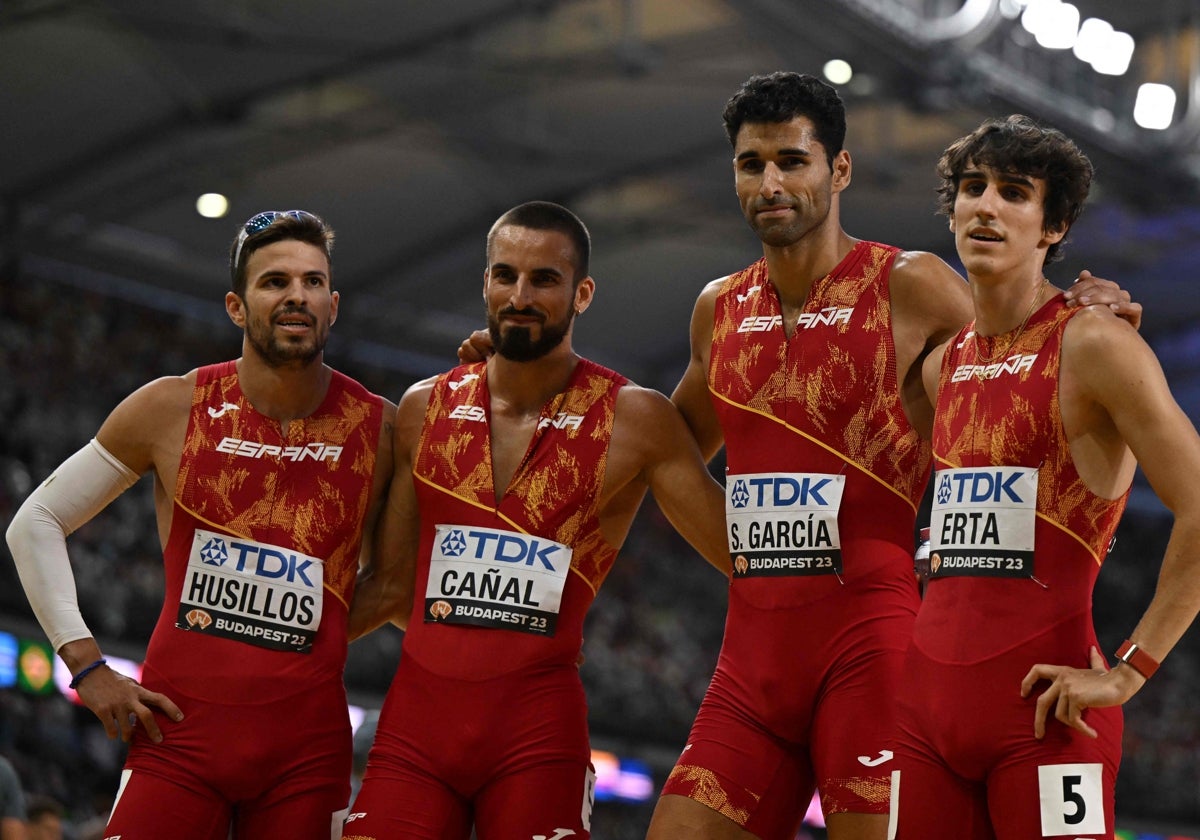 Oscar Husillos, Inaki Canal, Samuel Garcia, y Bernat Erta, en el Mundial de Budapest.