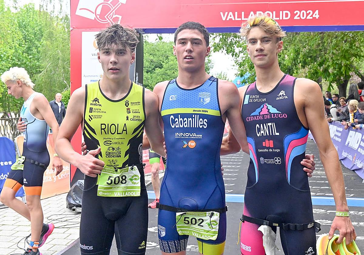 Imagen principal - Marina Muñoz y Miguel Guzmán sacan billete para el Nacional de triatlón esprint