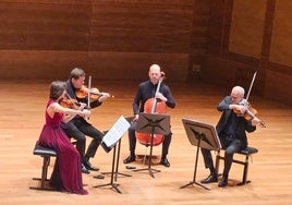 Intetrantes del Cuarteto Casals durante el concierto.