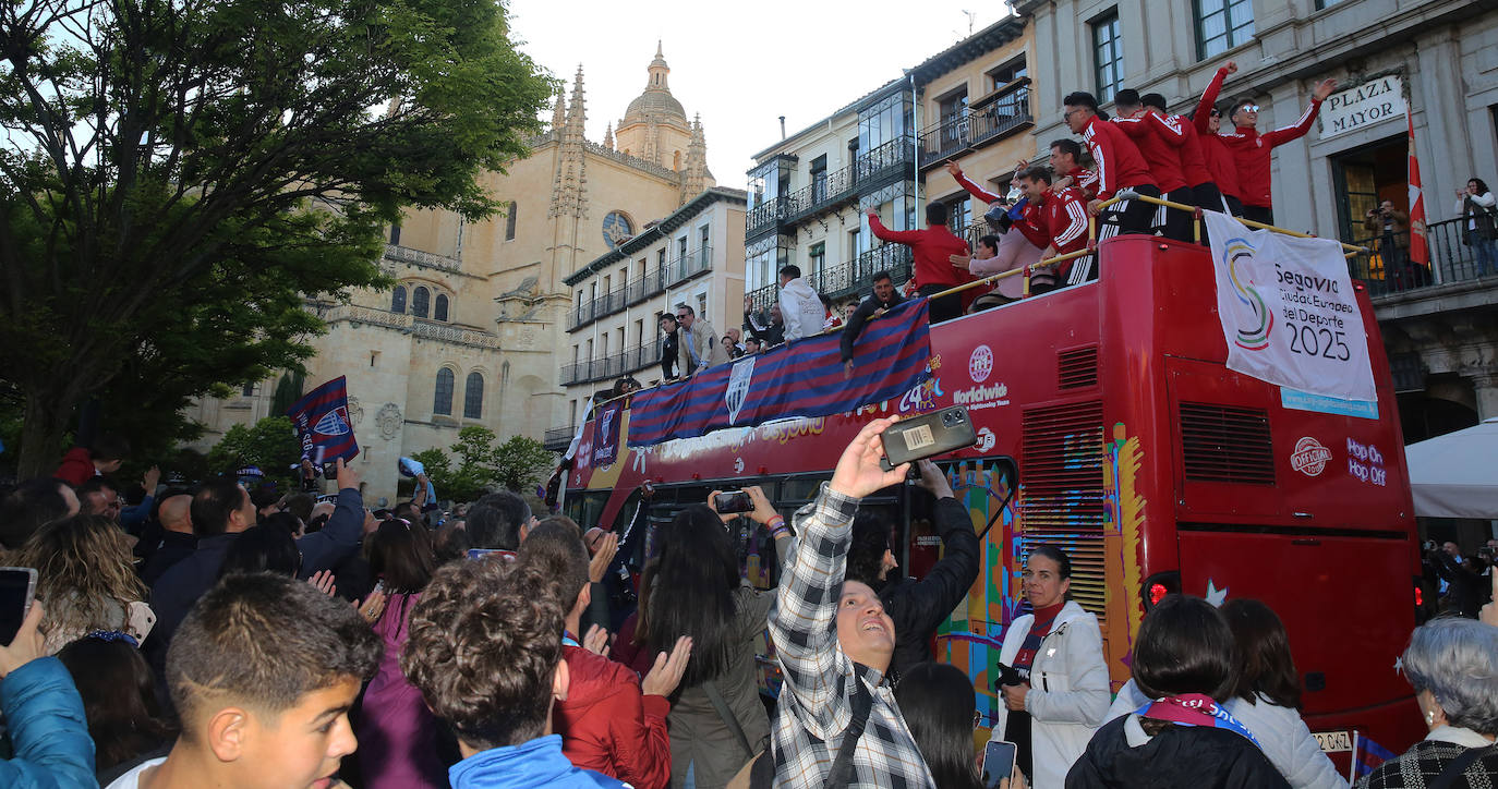 Las fotos de la celebración de la Segoviana en la Plaza Mayor