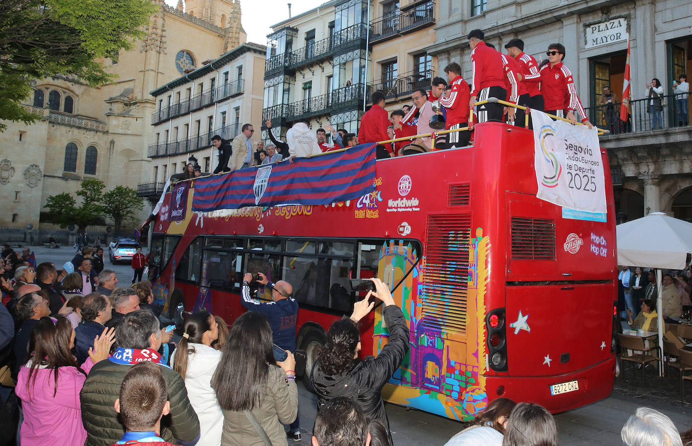 Las fotos de la celebración de la Segoviana en la Plaza Mayor