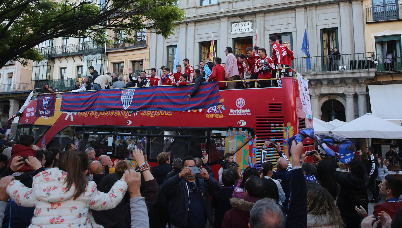 Las fotos de la celebración de la Segoviana en la Plaza Mayor