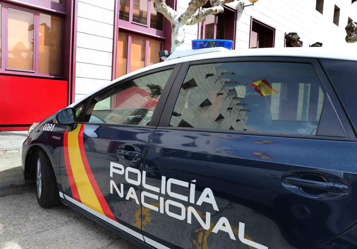 Imagen de archivo de un vehículo de la Policía Nacional de Palencia.