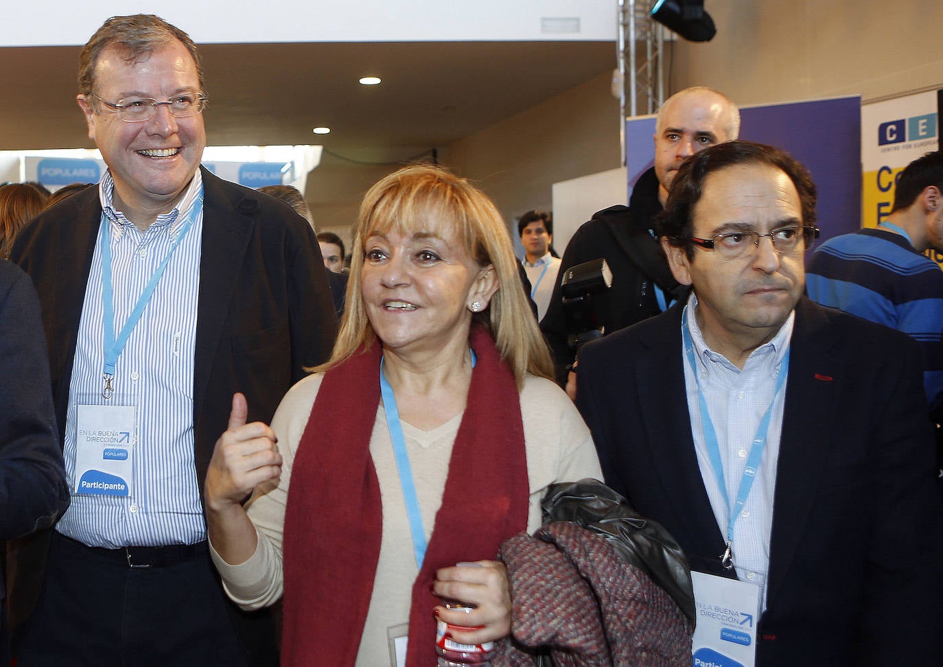 Febrero 2014. El consejero Antonio Silván y la presidenta del PP de León, Isabel Carrasco, en la segunda jornada de la Convención Nacional del PP en Valladolid.