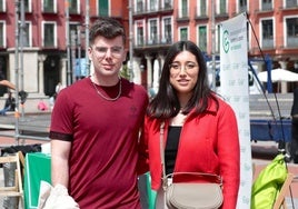 Alejando del Hierro y Lucía Álvarez, este jueves en la Plaza Mayor.