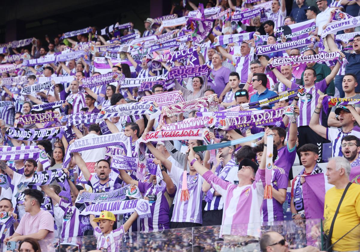 Aficionados del Real Valladolid en el partido contra el Eldense.