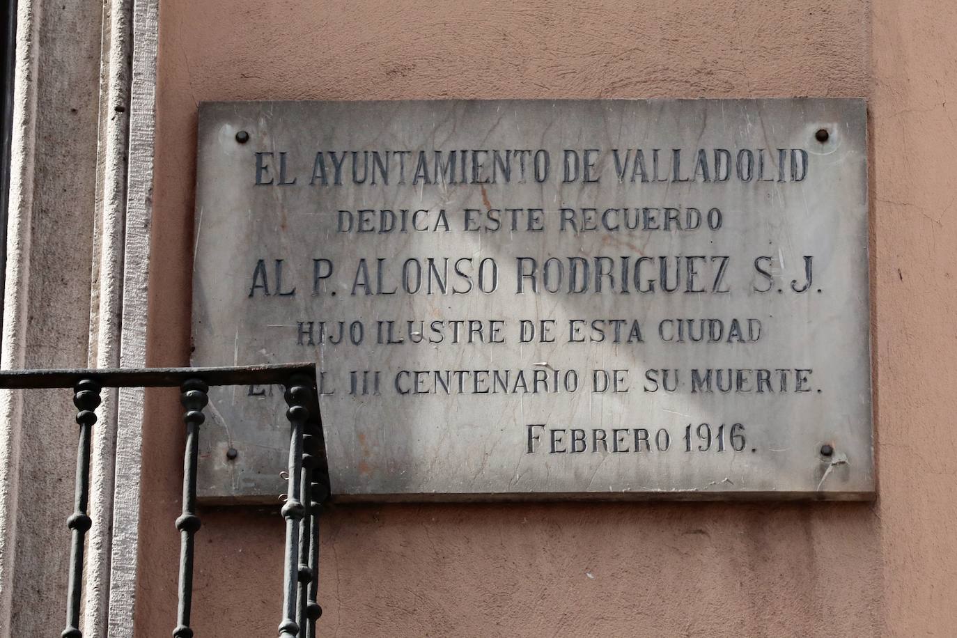 Un paseo por la plaza del Ochavo de Valladolid