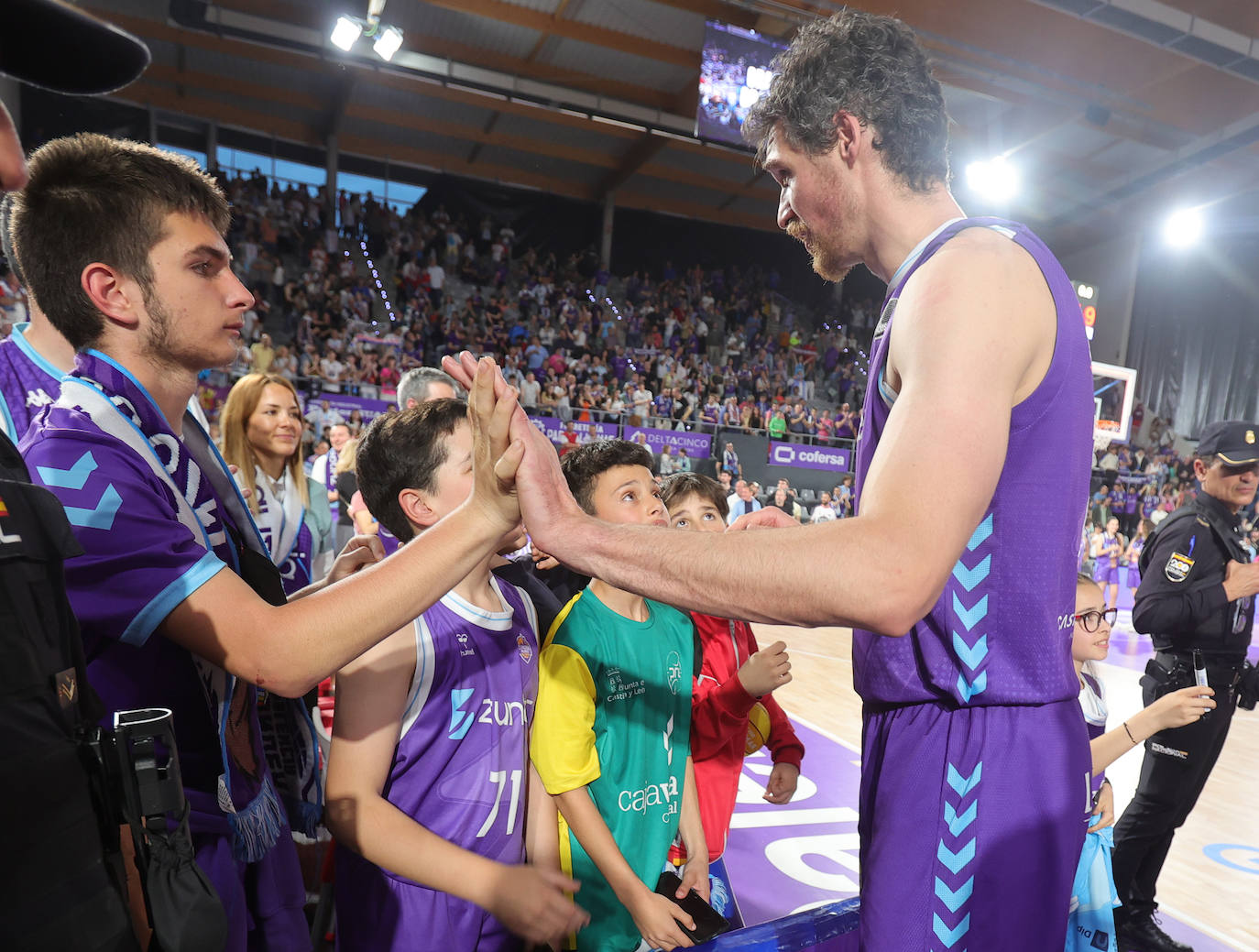 Búscate en las gradas del Pabellón en el último partido del Zunder en ACB en casa