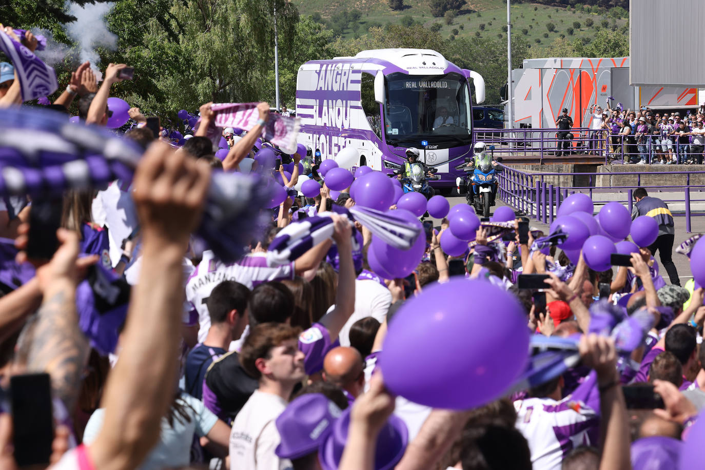 Las imágenes del espectacular ambiente previo al partido del Real Valladolid