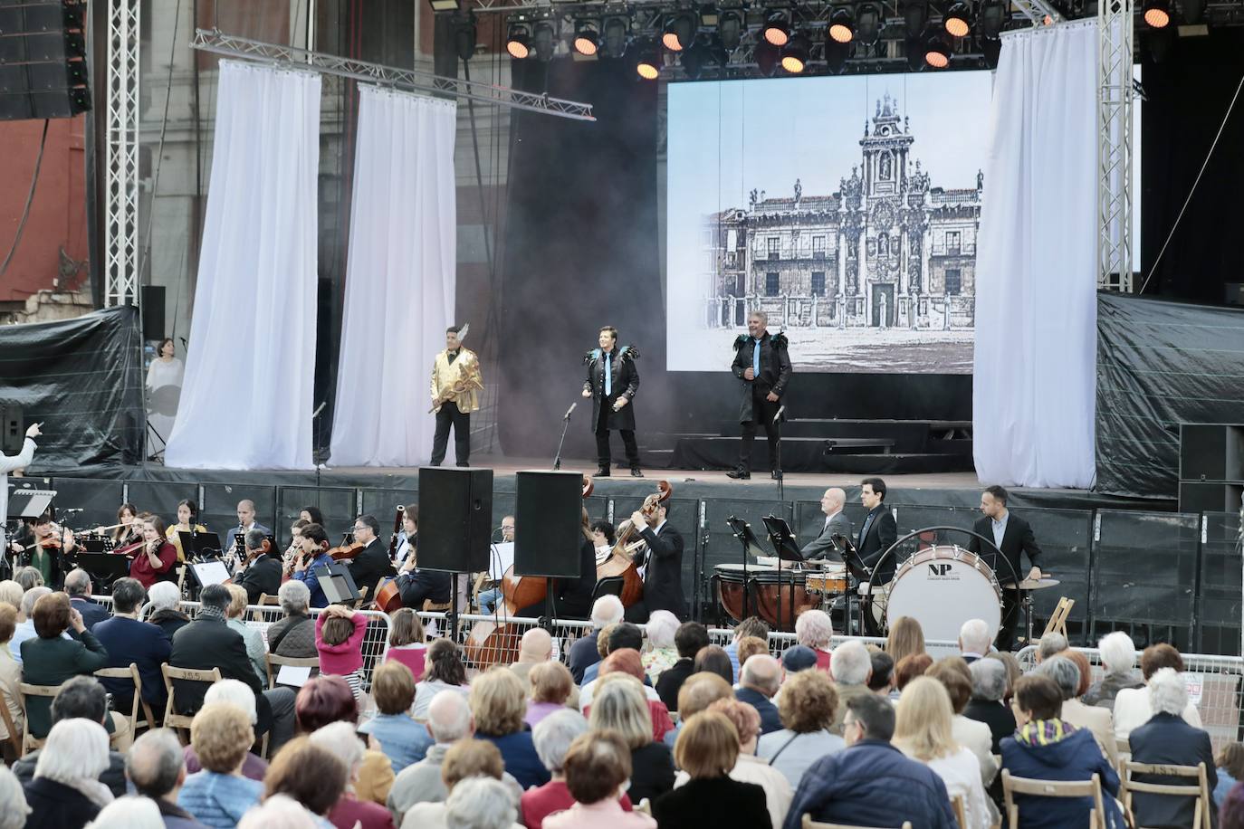 Las imágenes de la celebración de la fiesta de la zarzuela en la Plaza Mayor