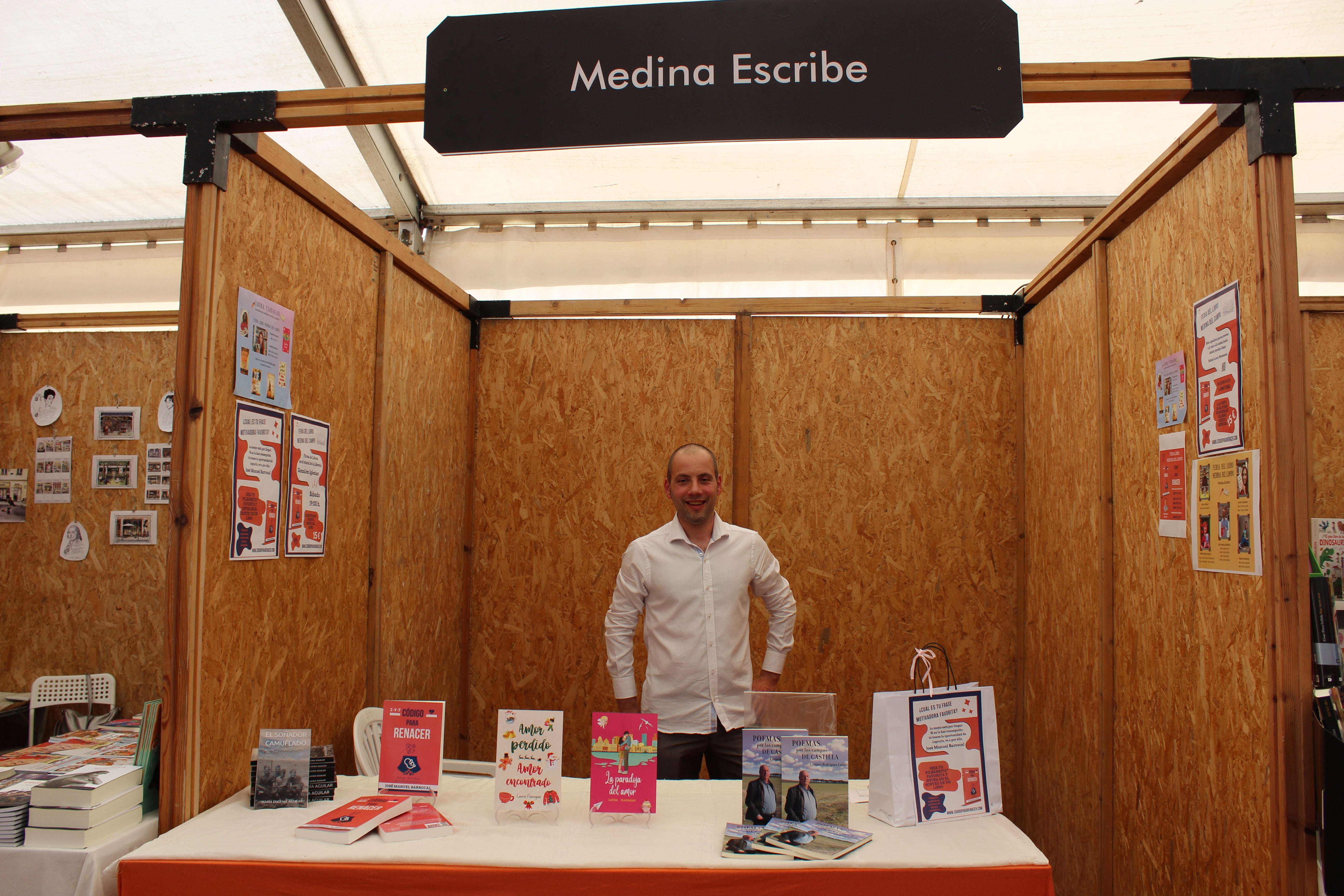 Expositores de la Feria del Libro de Medina del Campo