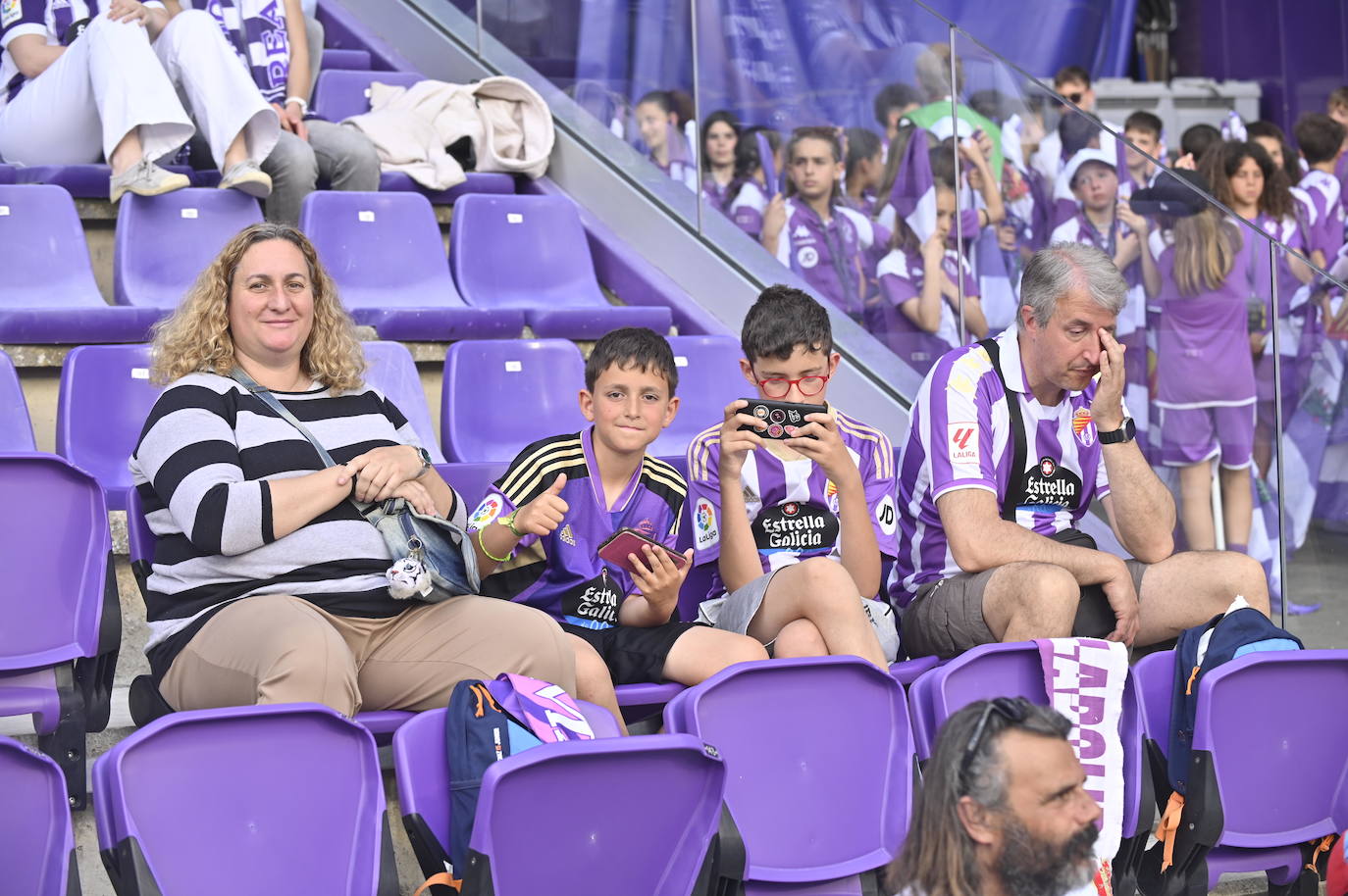 Búscate en la grada del estadio José Zorrilla (1/4)