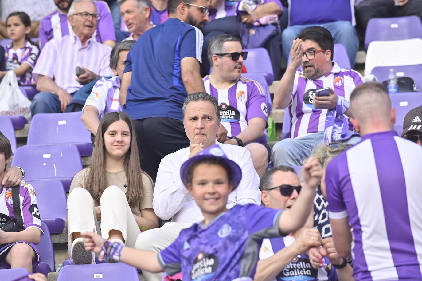 Búscate en la grada del estadio José Zorrilla (1/4)