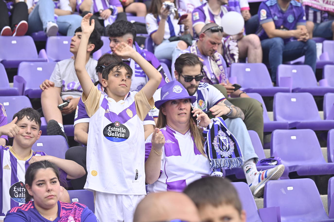 Búscate en la grada del estadio José Zorrilla (2/4)