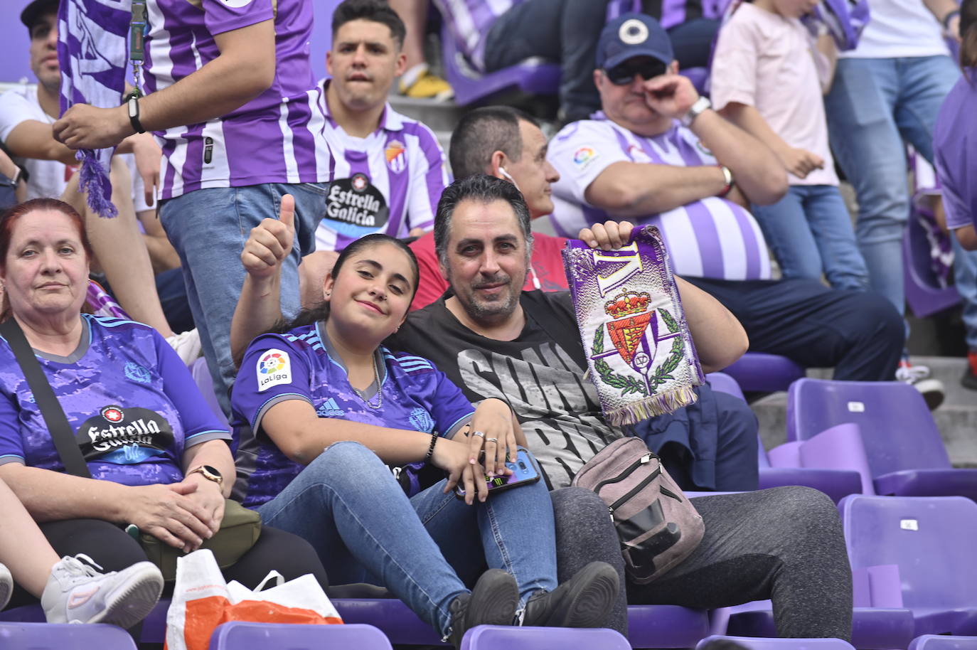 Búscate en la grada del estadio José Zorrilla (2/4)