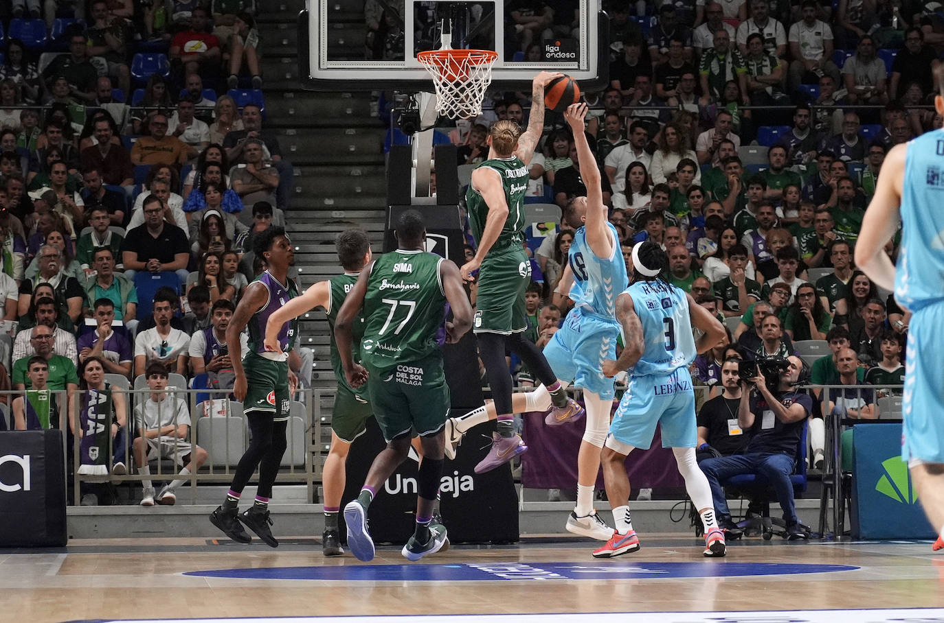 Emocionante ovación al Zunder en su último partido en ACB