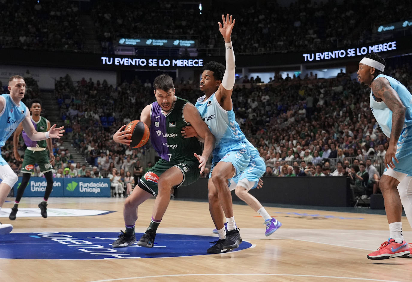 Emocionante ovación al Zunder en su último partido en ACB