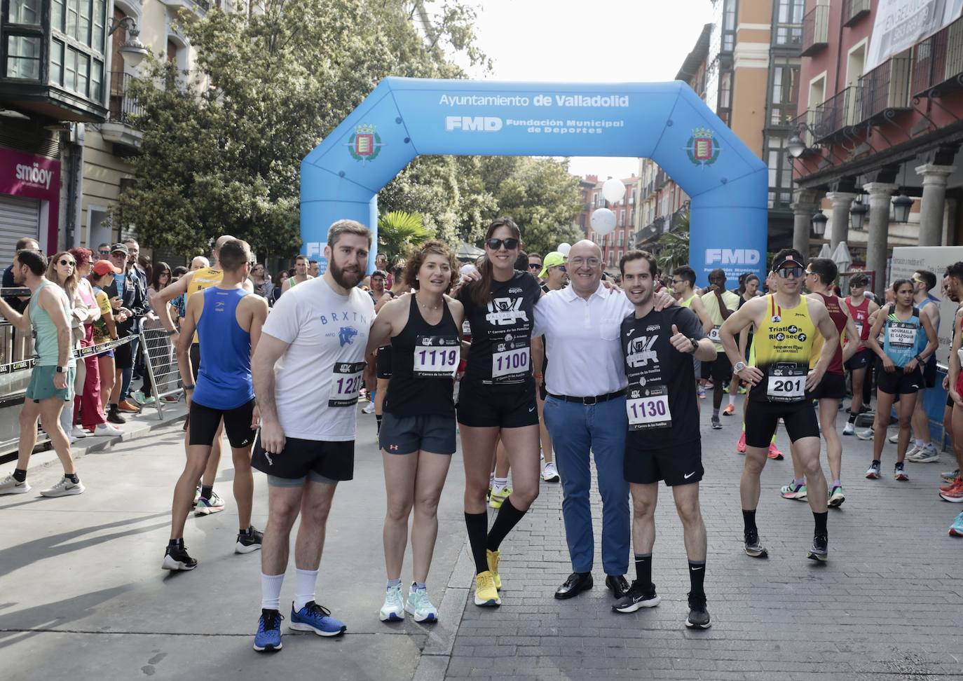 Un millar de participantes se suma a la I Carrera de las Familias de Valladolid (1/2)