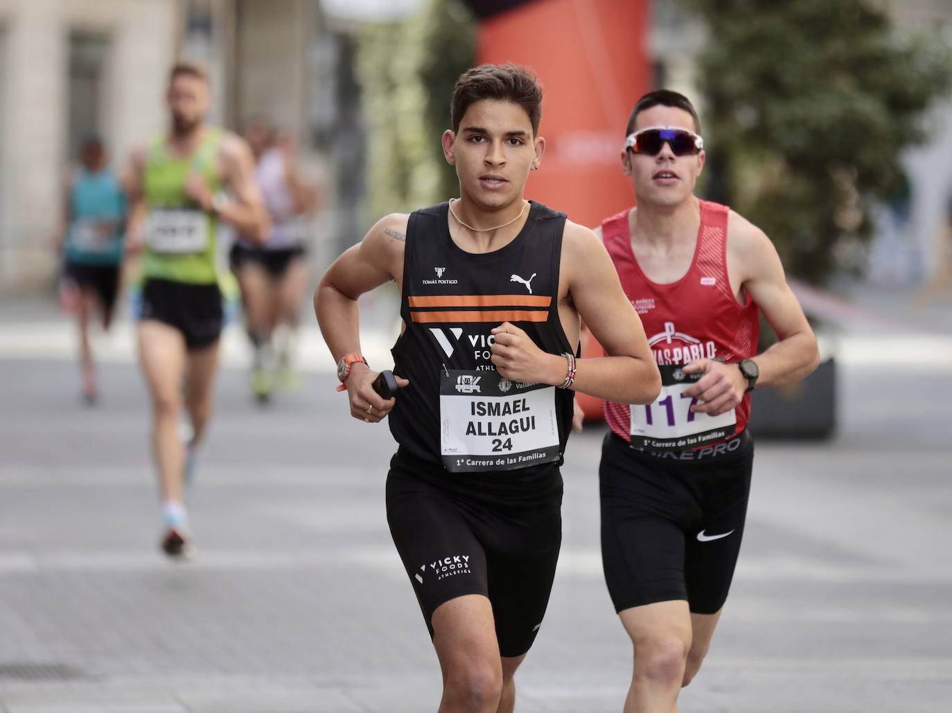 Un millar de participantes se suma a la I Carrera de las Familias de Valladolid (2/2)