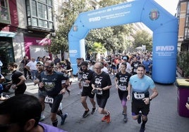 Un millar de participantes se suma a la I Carrera de las Familias de Valladolid (2/2)