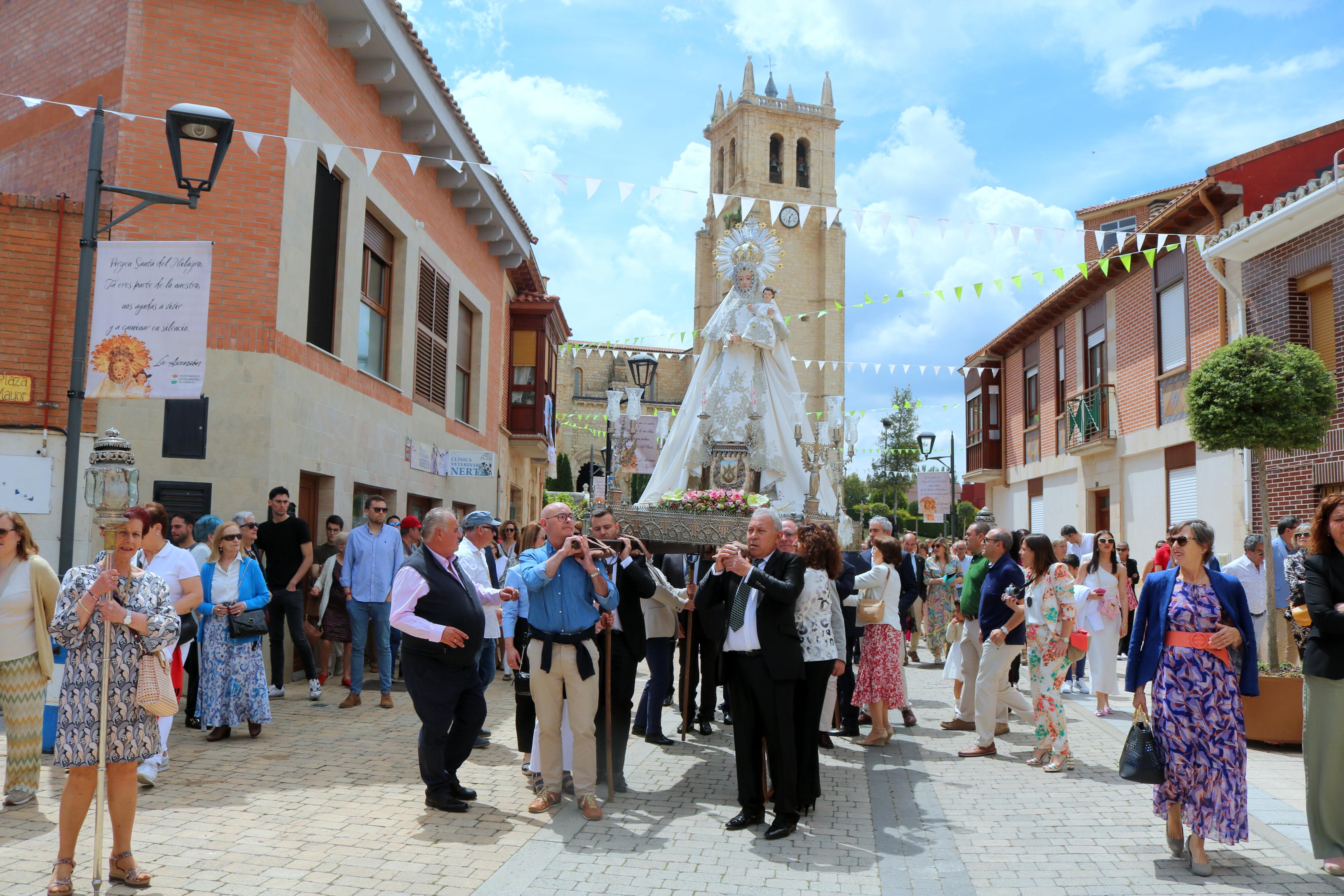 Villamuriel de Cerrato se rinde a la Virgen del Milagro