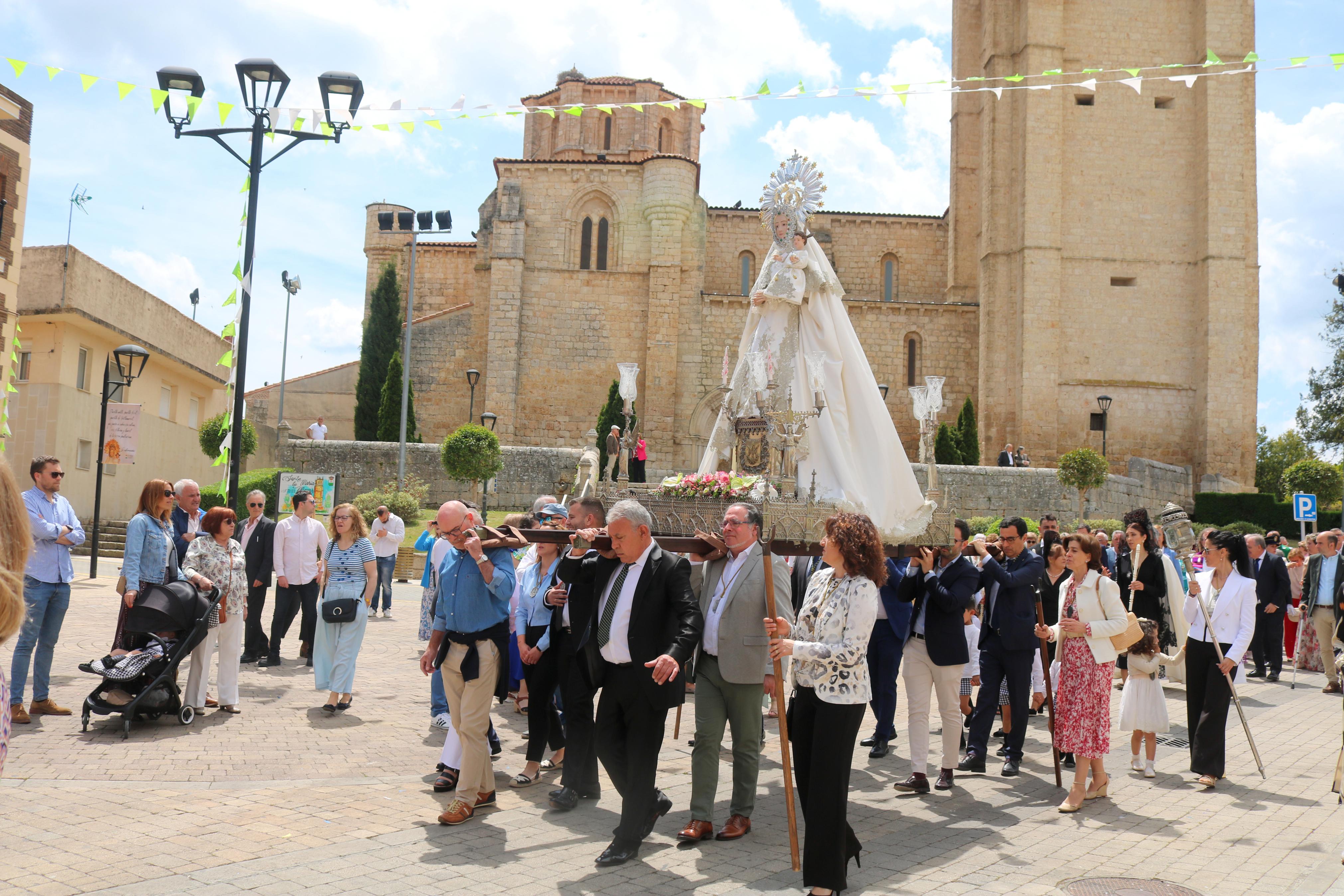 Villamuriel de Cerrato se rinde a la Virgen del Milagro