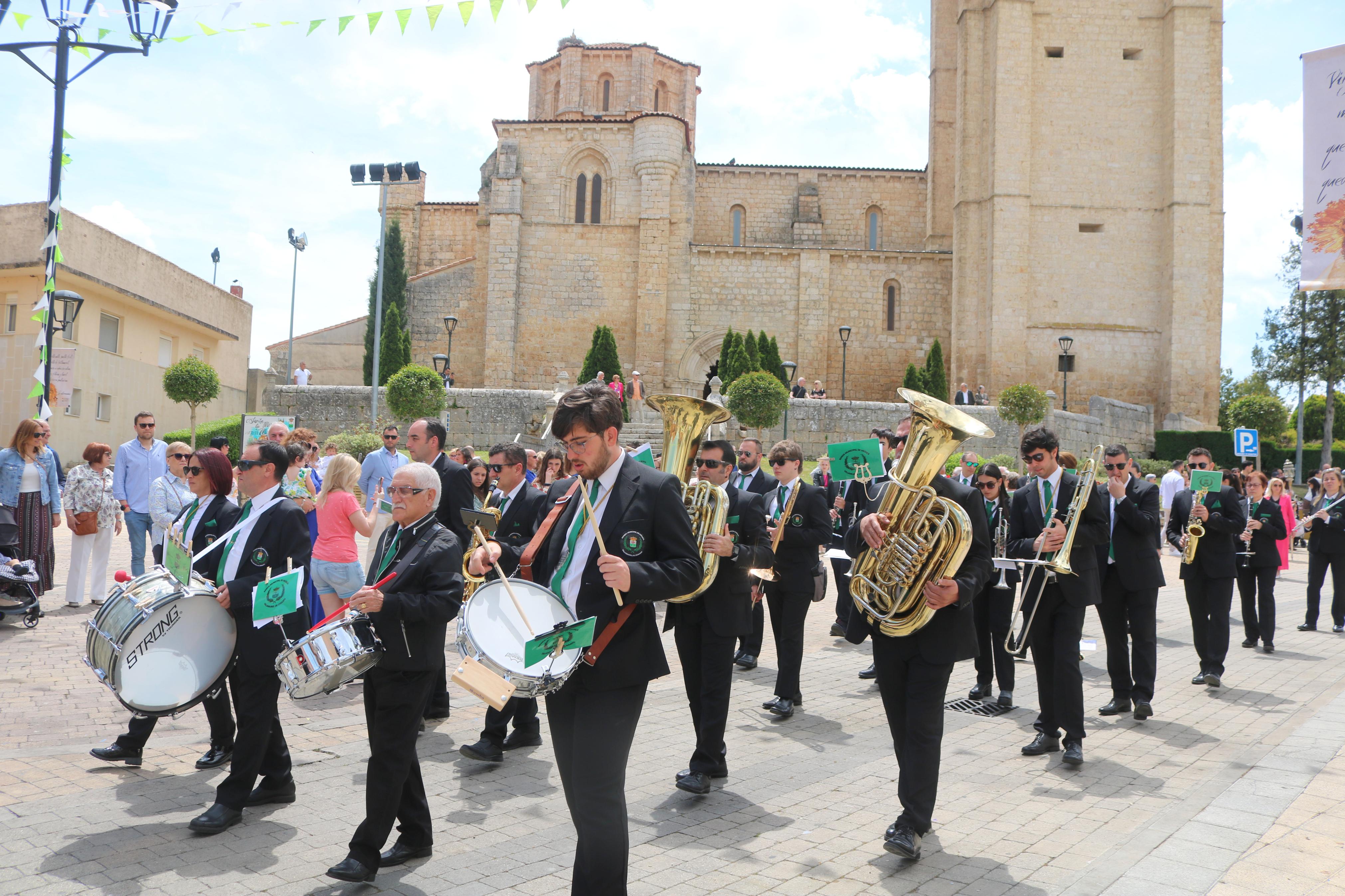 Villamuriel de Cerrato se rinde a la Virgen del Milagro