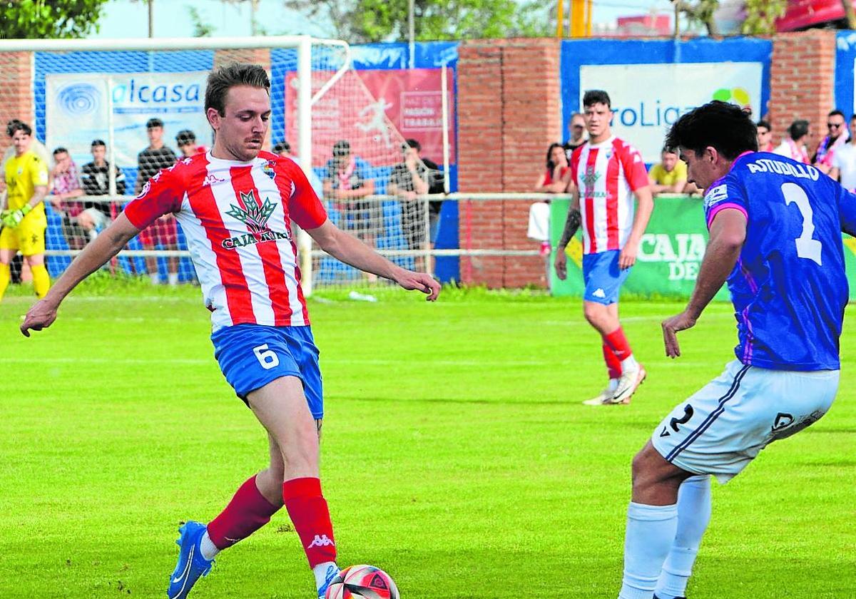 Astudillo, en una jugada ante el Tordesillas.