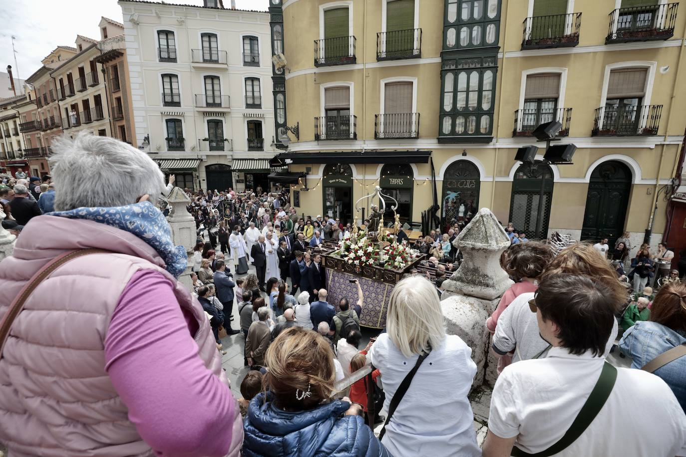 Ofrenda floral, misa y procesión en San Pedro Regalado