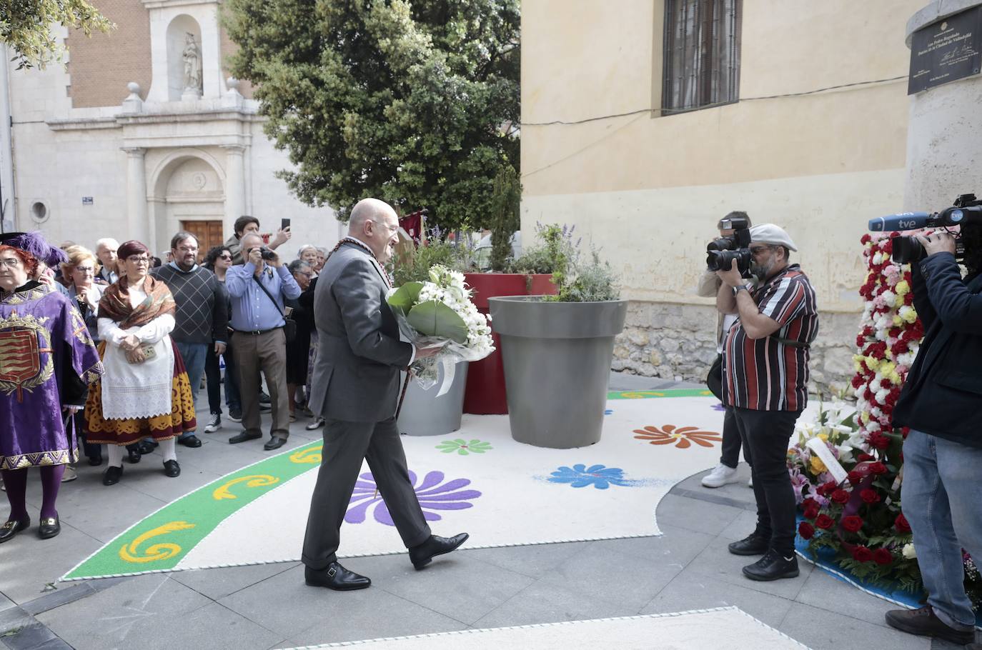 Ofrenda floral, misa y procesión en San Pedro Regalado