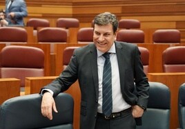 Carlos Fernández Carriedo, consejero de Economía y Hacienda, antes del debate de las enmiendas a la totalidad de los presupuestos.
