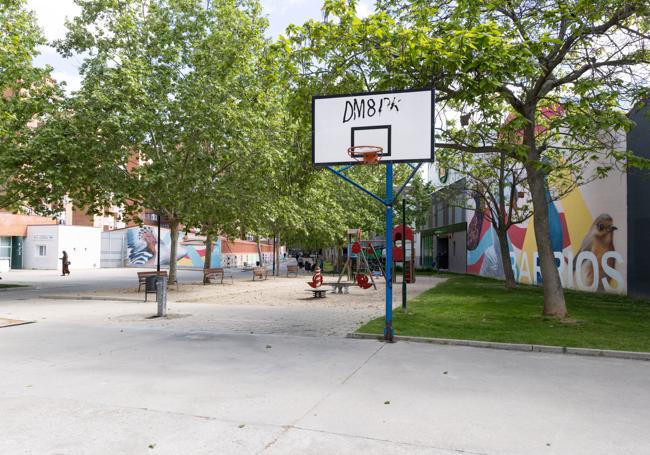 Instalaciones deportivas y de ocio en la recientemente bautizada plaza de Joaquín Díaz.