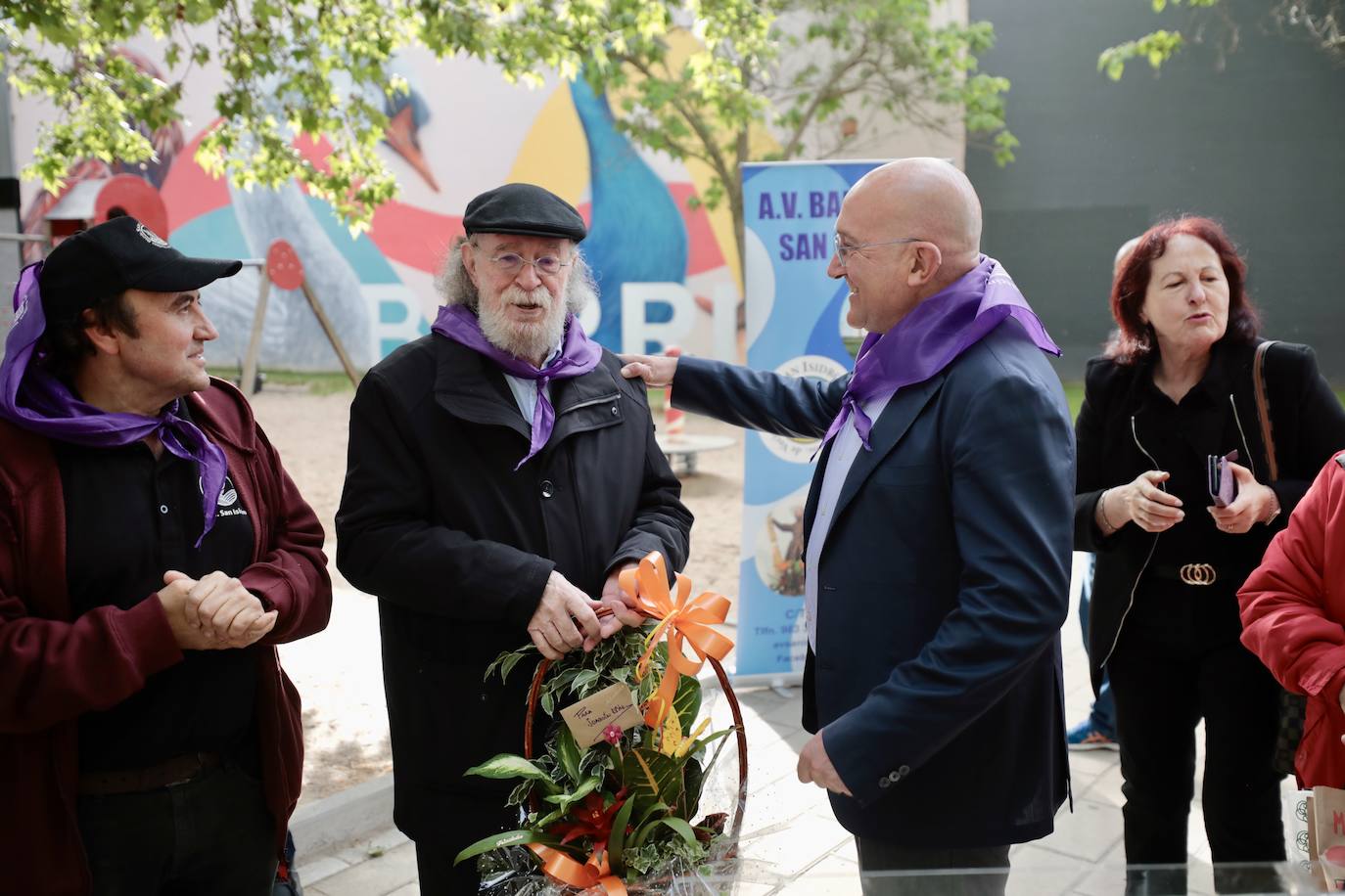 Joaquín Díaz inaugura la plaza con su nombre en el barrio de San Isidro