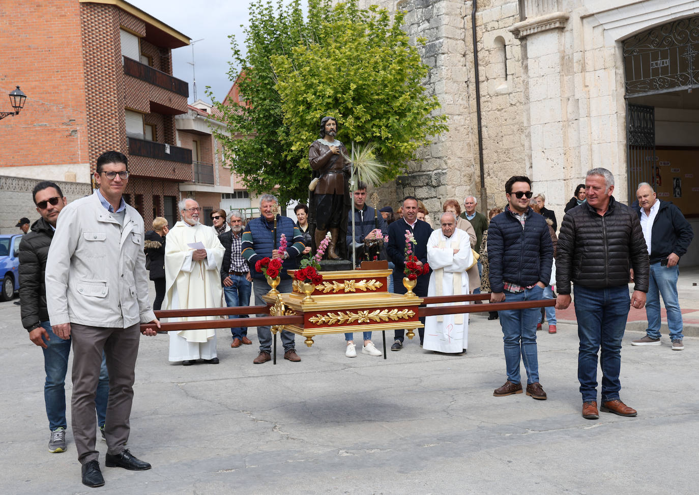 Procesión en honor a San Isidro en Pedrajas de San Esteban.