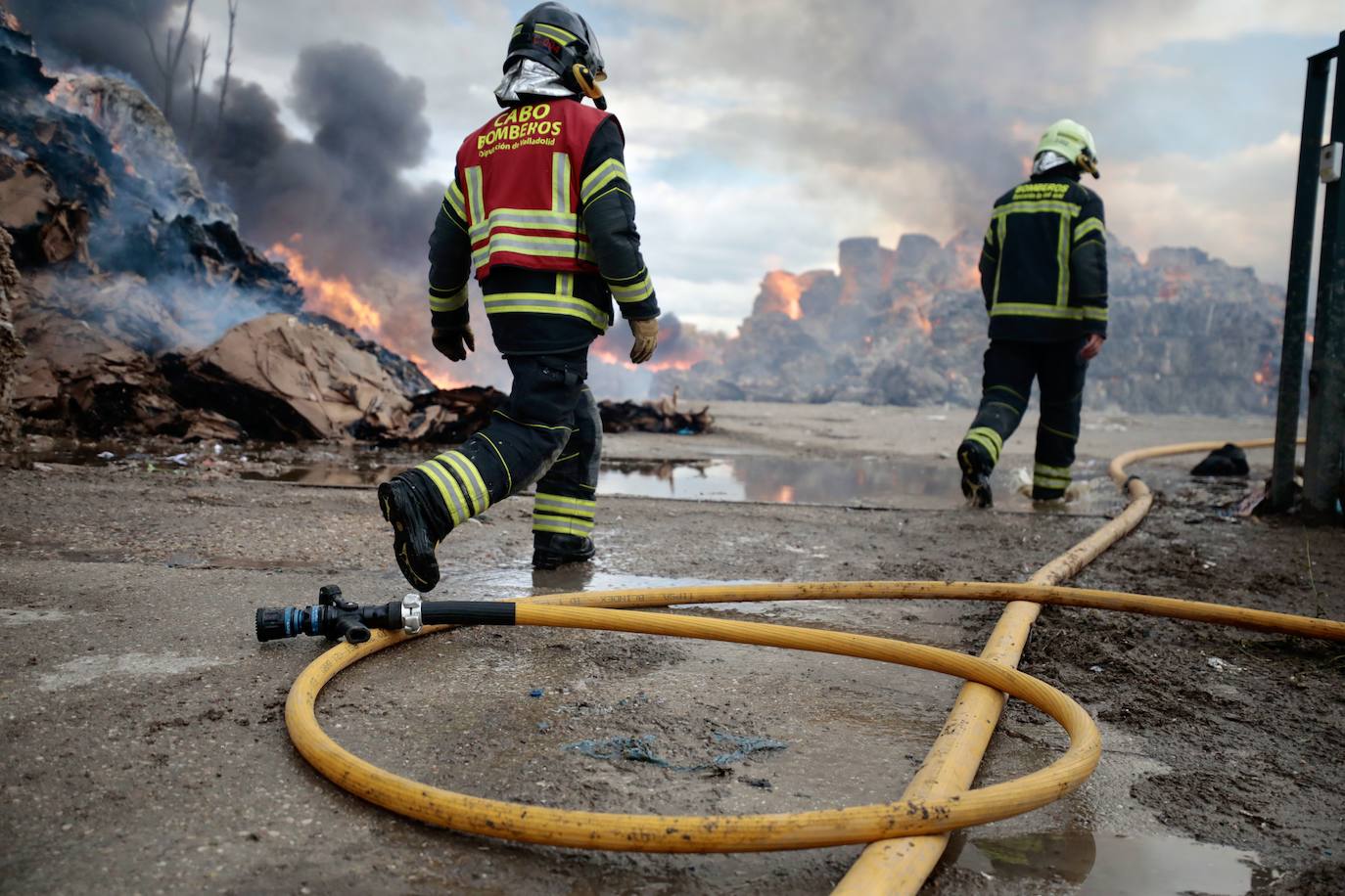 El incendio en Aldeamayor, en imágenes