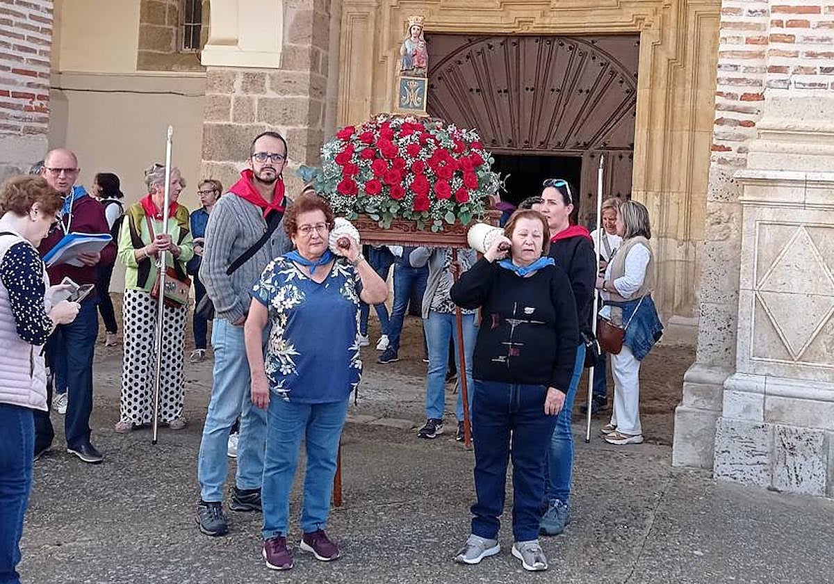Comienzo de la procesión de la Virgen de Ronte.