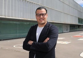 El presidente del Palencia CF, Sadok Moumni, en el exterior de La Balastera.