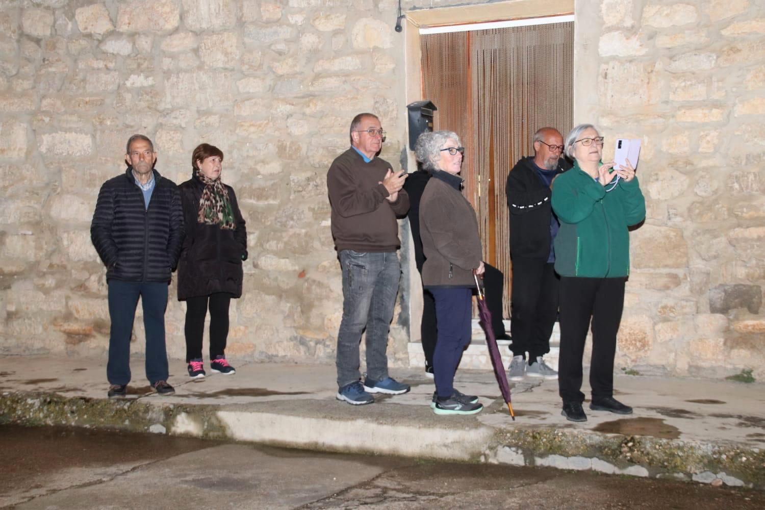 Torquemada, fiel a la tradición con la hoguera y la ofrenda a San Isidro