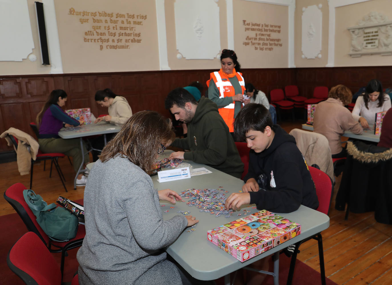 Puzles y caminata solidaria en Paredes de Nava