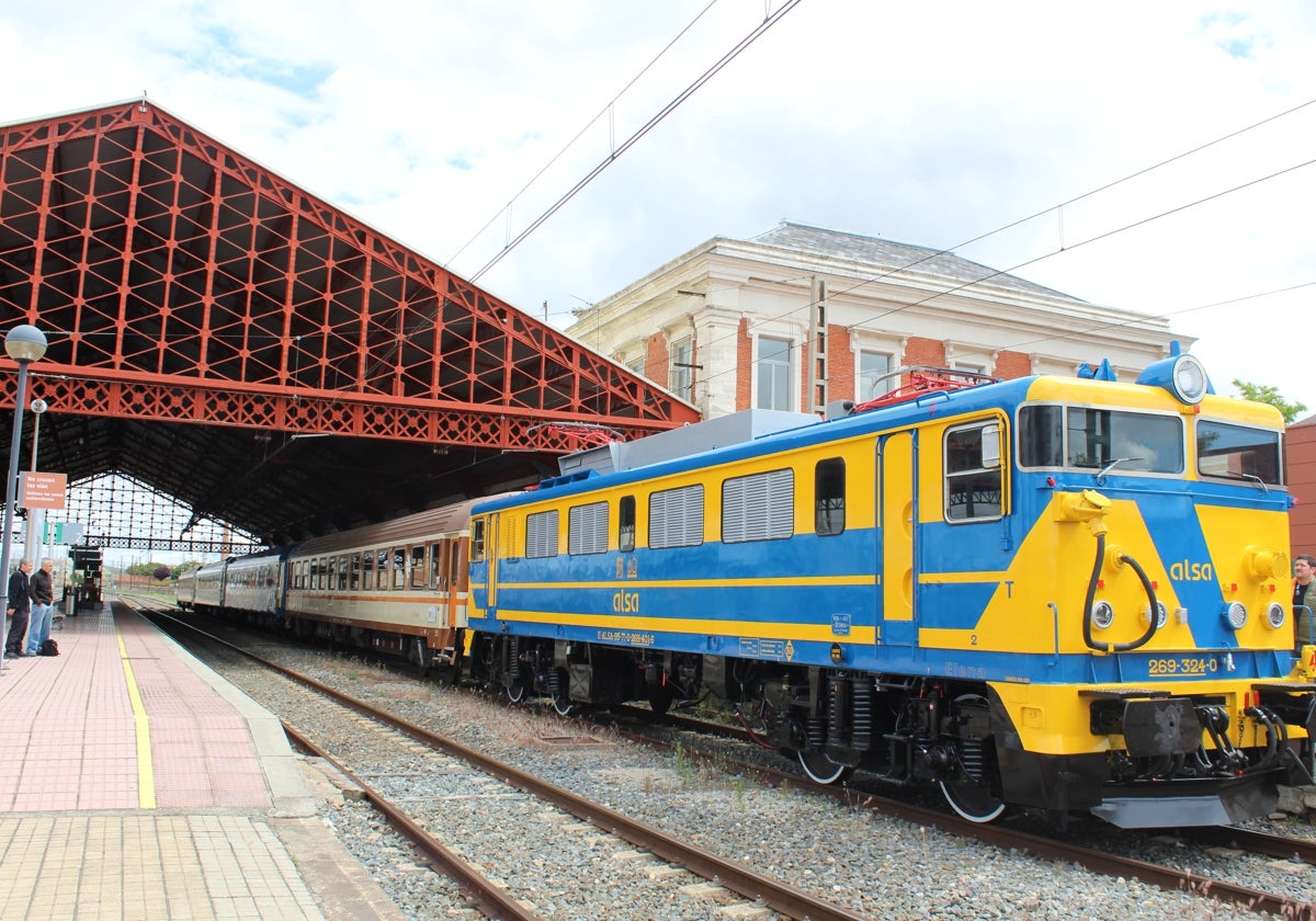 Tren histórico en la Estación de Trenes de Medina del Campo