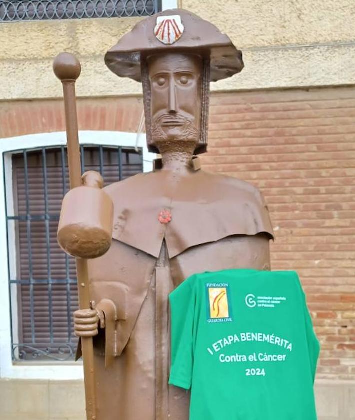 Imagen secundaria 2 - Salida desde Frómista, guardias civiles en Villalcázar de Sirga y camiseta conmemorativa.