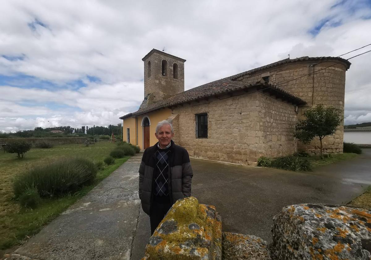 Enrique Holgueras, párroco de San Salvador de Hornija, una de las iglesias sin misa de Valladolid