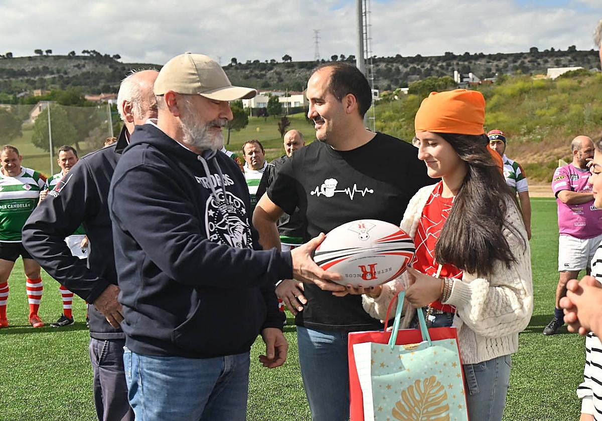 Solidaridad en los campos de rugby de Arroyo