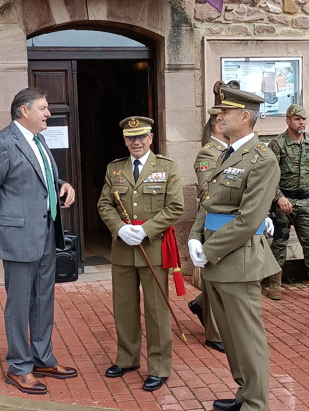 Brañosera rinde homenaje a la bandera de España