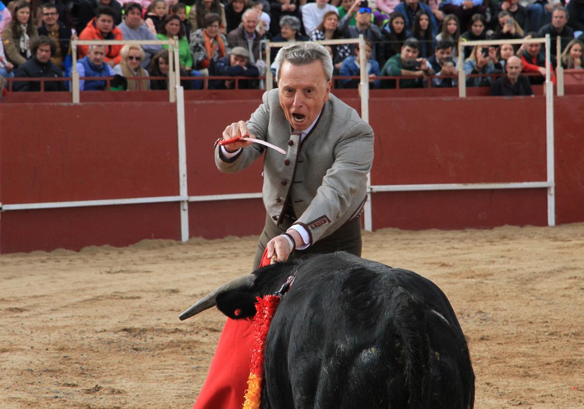 El festejo taurino de La Lastrilla con Ortega Cano, en imágenes