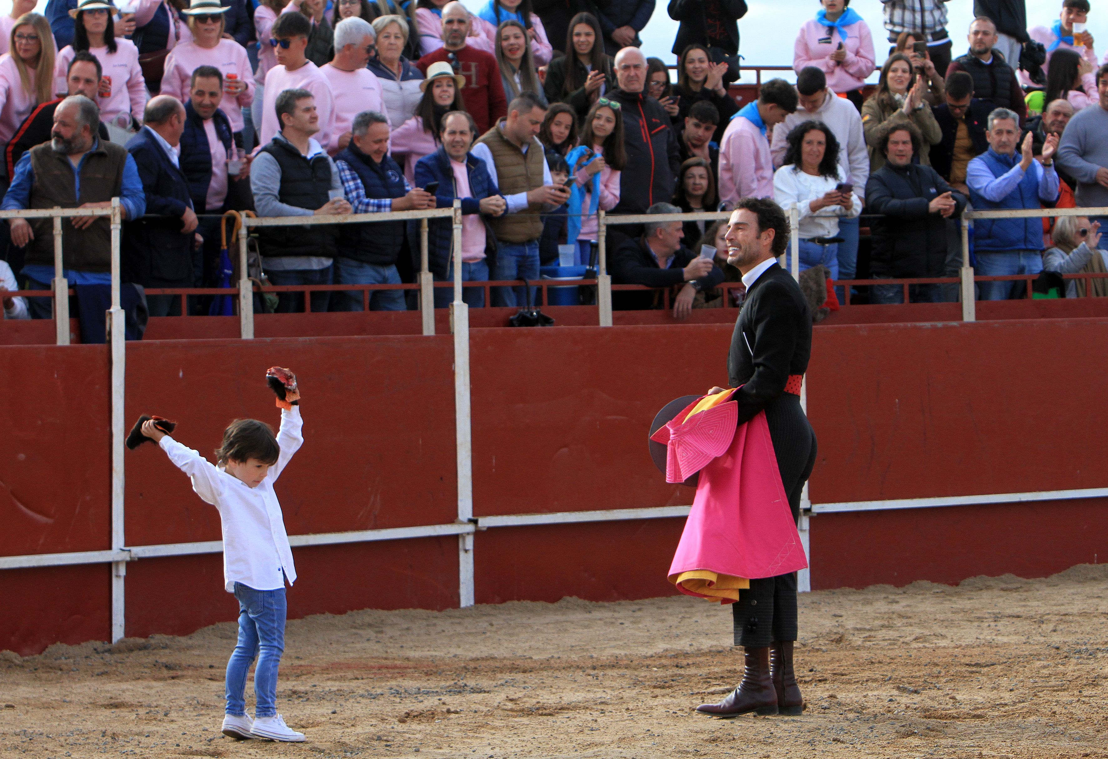 El festejo taurino de La Lastrilla con Ortega Cano, en imágenes